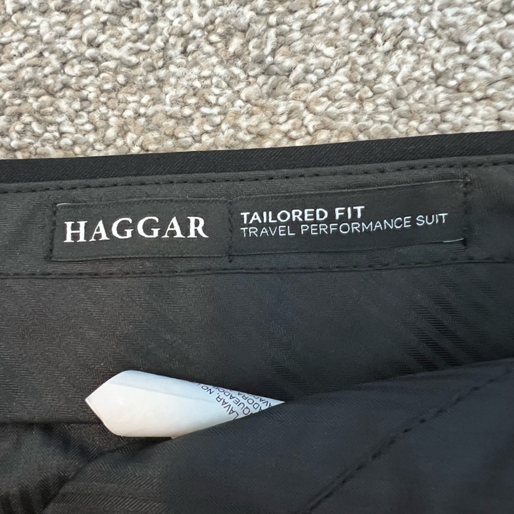 Haggar Black Tailored Fit‎ Suit - Picture 4 of 8